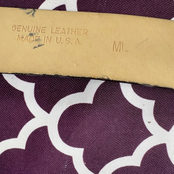 Leather Women’s Belt with Floral Buckle - Picture 4 of 5